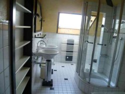 Badezimmer mit 2 Waschbecken